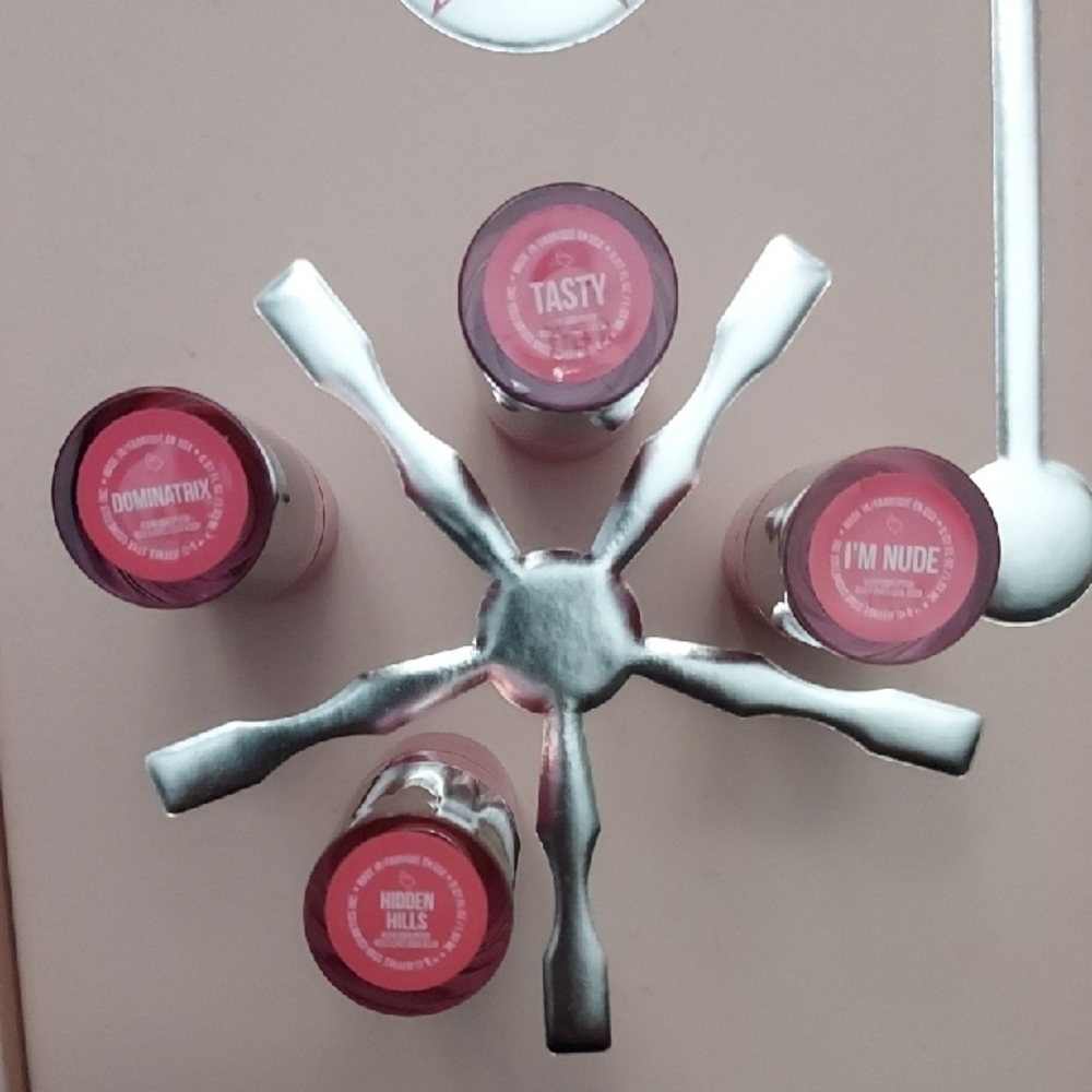 🤎🩷Jeffree Starr the vault. Just the Vault Adding 4 free mini lippies. - Picture 5 of 6